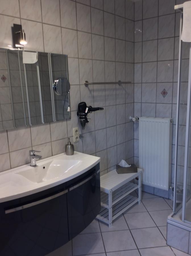 Pension Schmitz Serrig Buitenkant foto