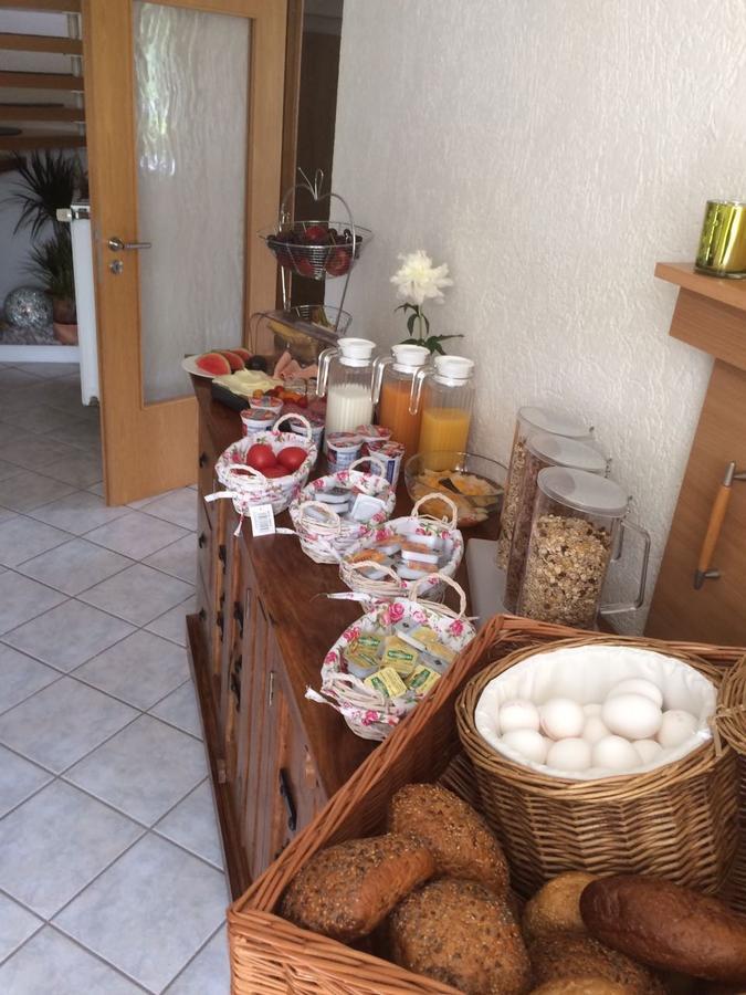 Pension Schmitz Serrig Buitenkant foto